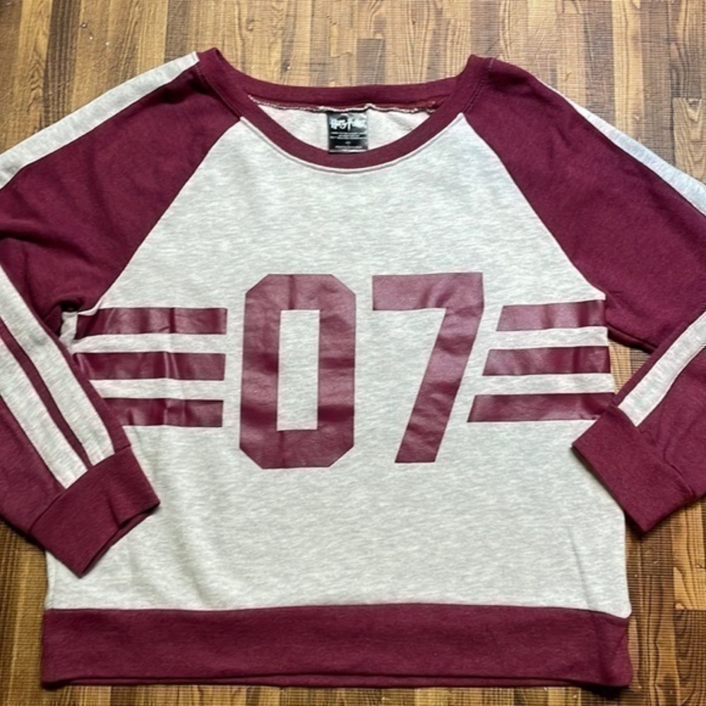 Harry Potter women’s long sleeve crewneck sweatshirt. Size L.